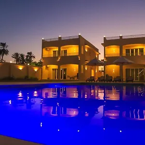 Royal Nile - Pool View 2 Apartamento